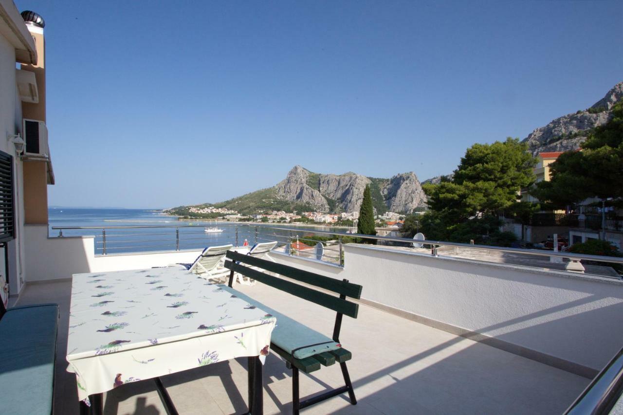Apartment Lelas Omiš Exterior foto