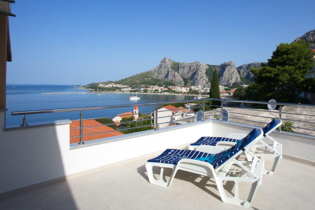 Apartment Lelas Omiš Exterior foto